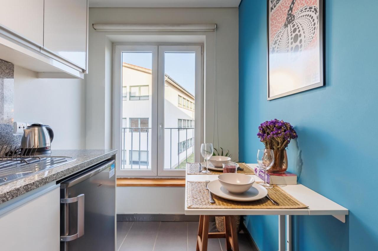 A Pop Of Color By Lovelystay Porto Exterior photo
